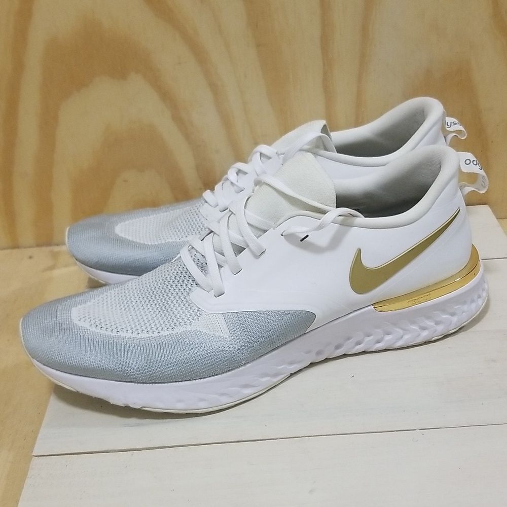 Nike Odyssey React Size 7 Flynit Grey/White/Gold … - image 2